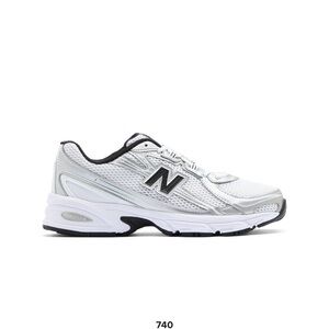 New Balance Sneakers